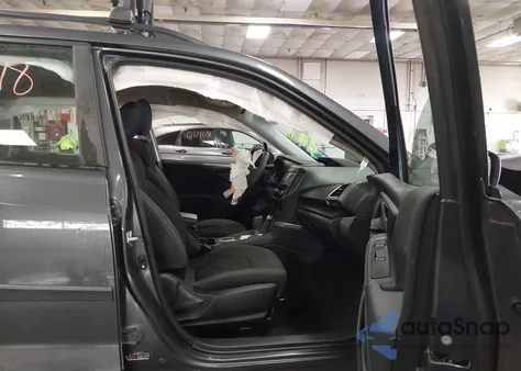 2021 Subaru Forester z USA, uszkodzony, nr VIN JF2SKADC3MH576722